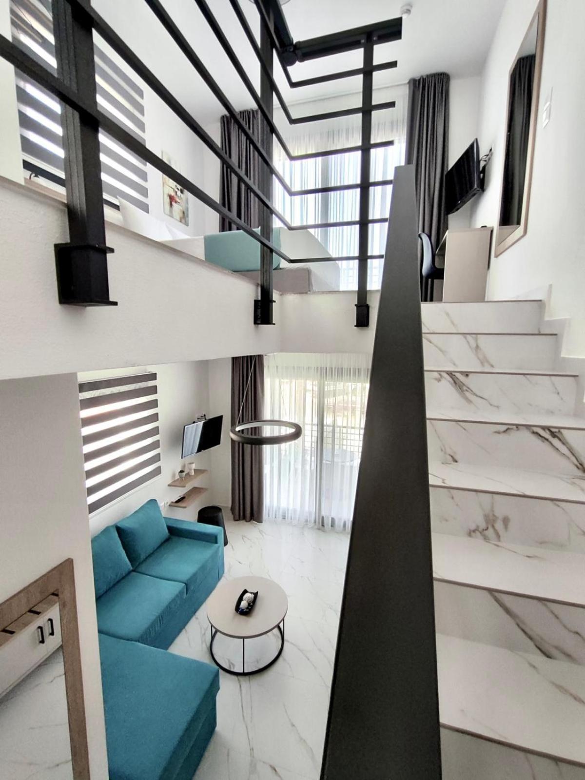 Four Shades Luxury Suites Sarti Luaran gambar