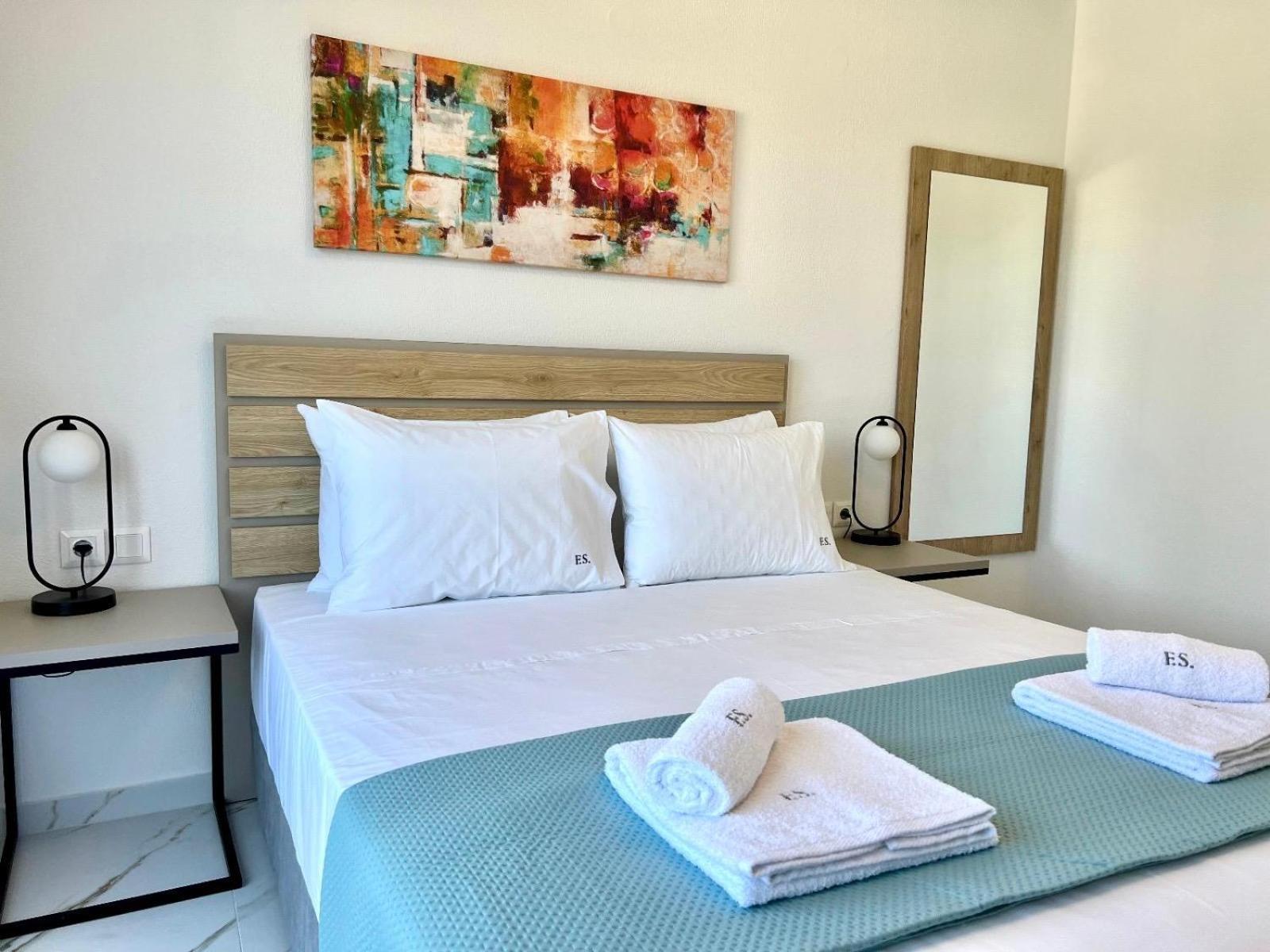 Four Shades Luxury Suites Sarti Luaran gambar