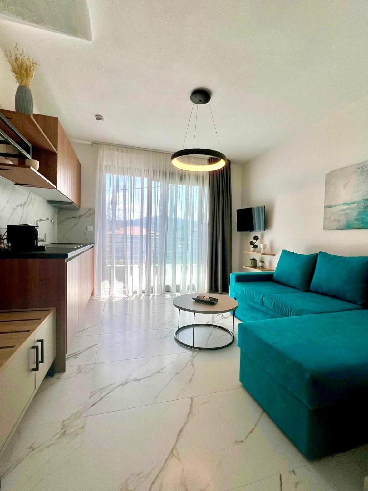 Four Shades Luxury Suites Sarti Luaran gambar
