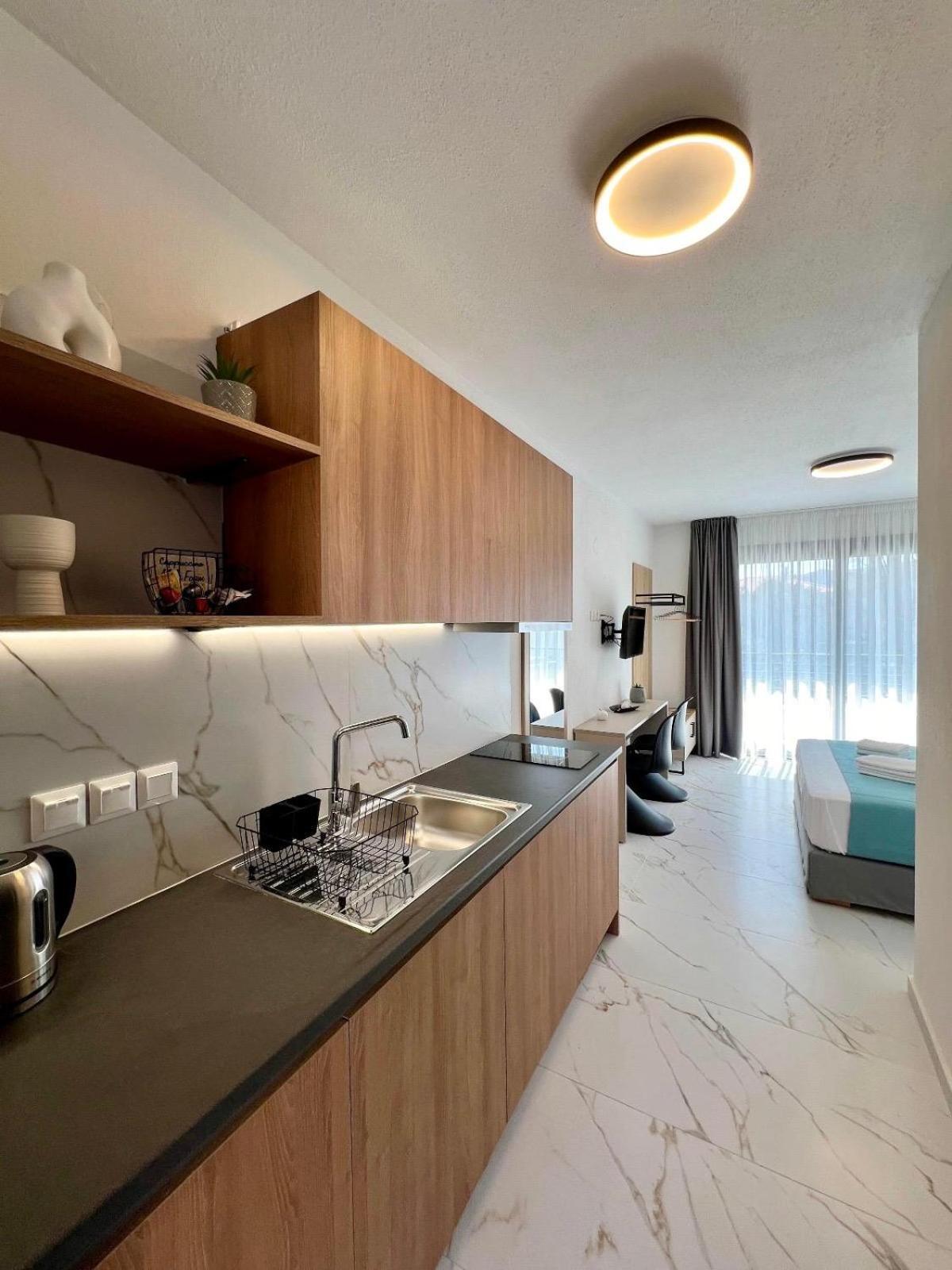 Four Shades Luxury Suites Sarti Luaran gambar