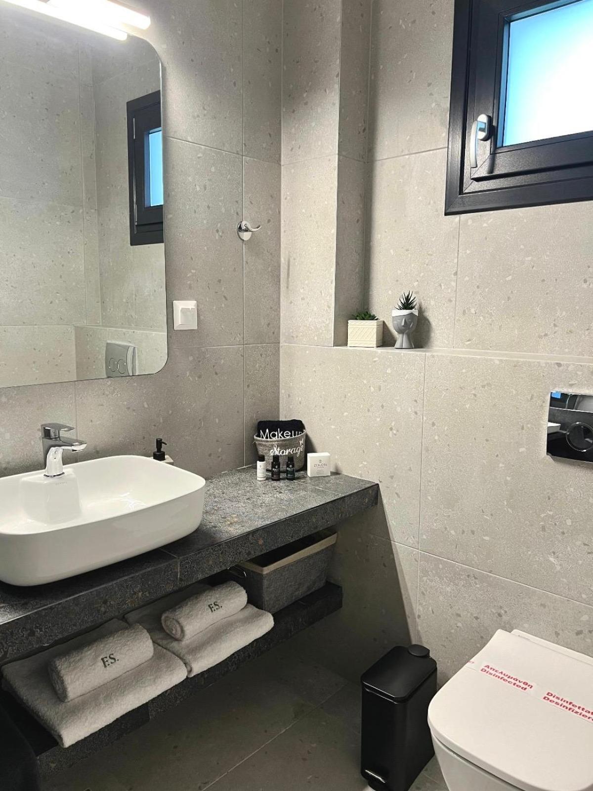 Four Shades Luxury Suites Sarti Luaran gambar