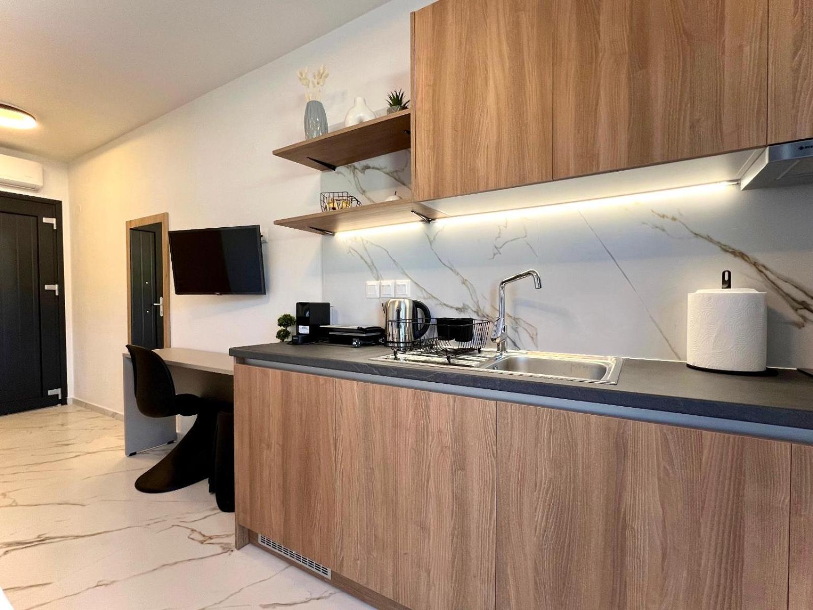 Four Shades Luxury Suites Sarti Luaran gambar