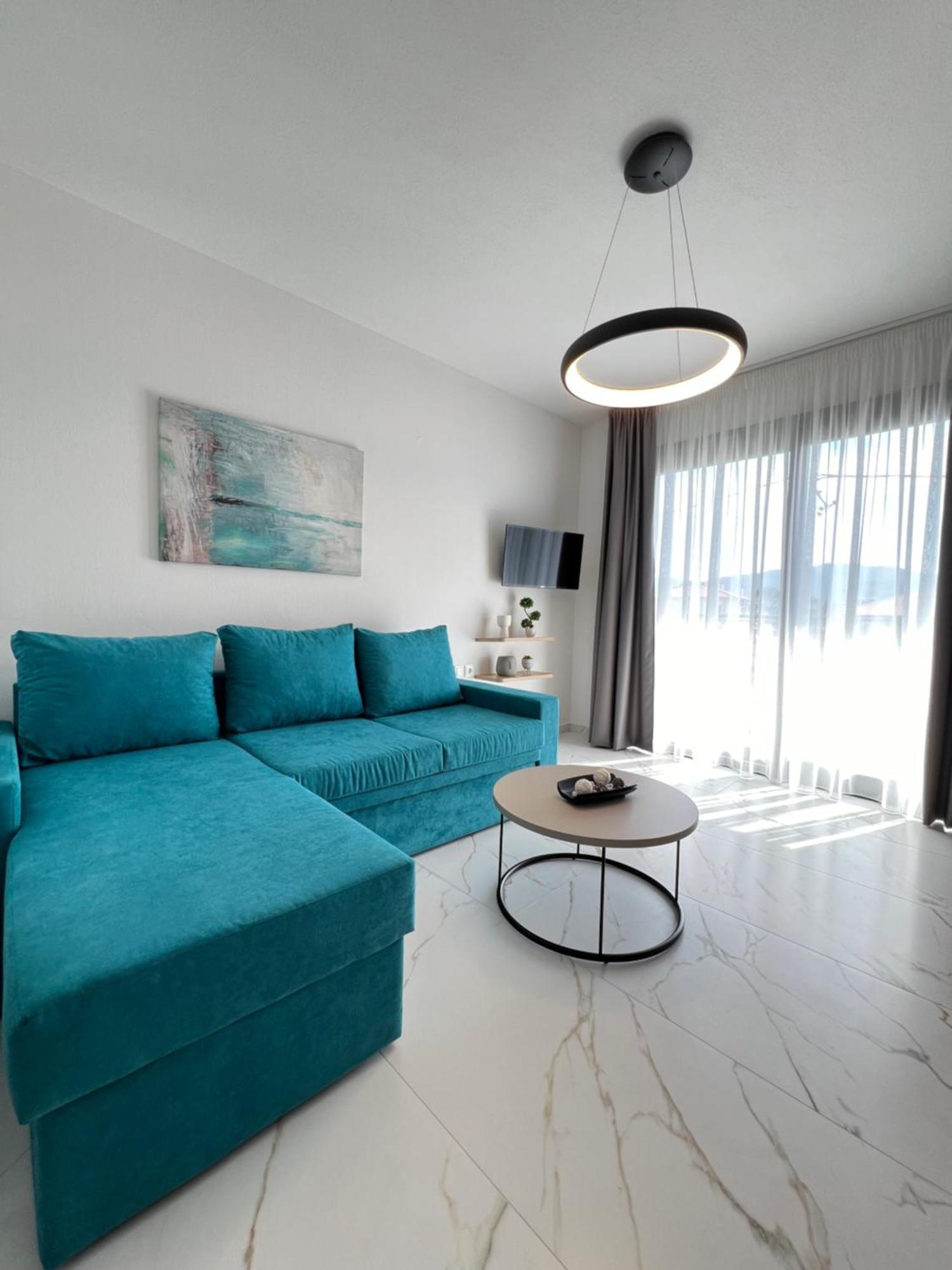 Four Shades Luxury Suites Sarti Luaran gambar
