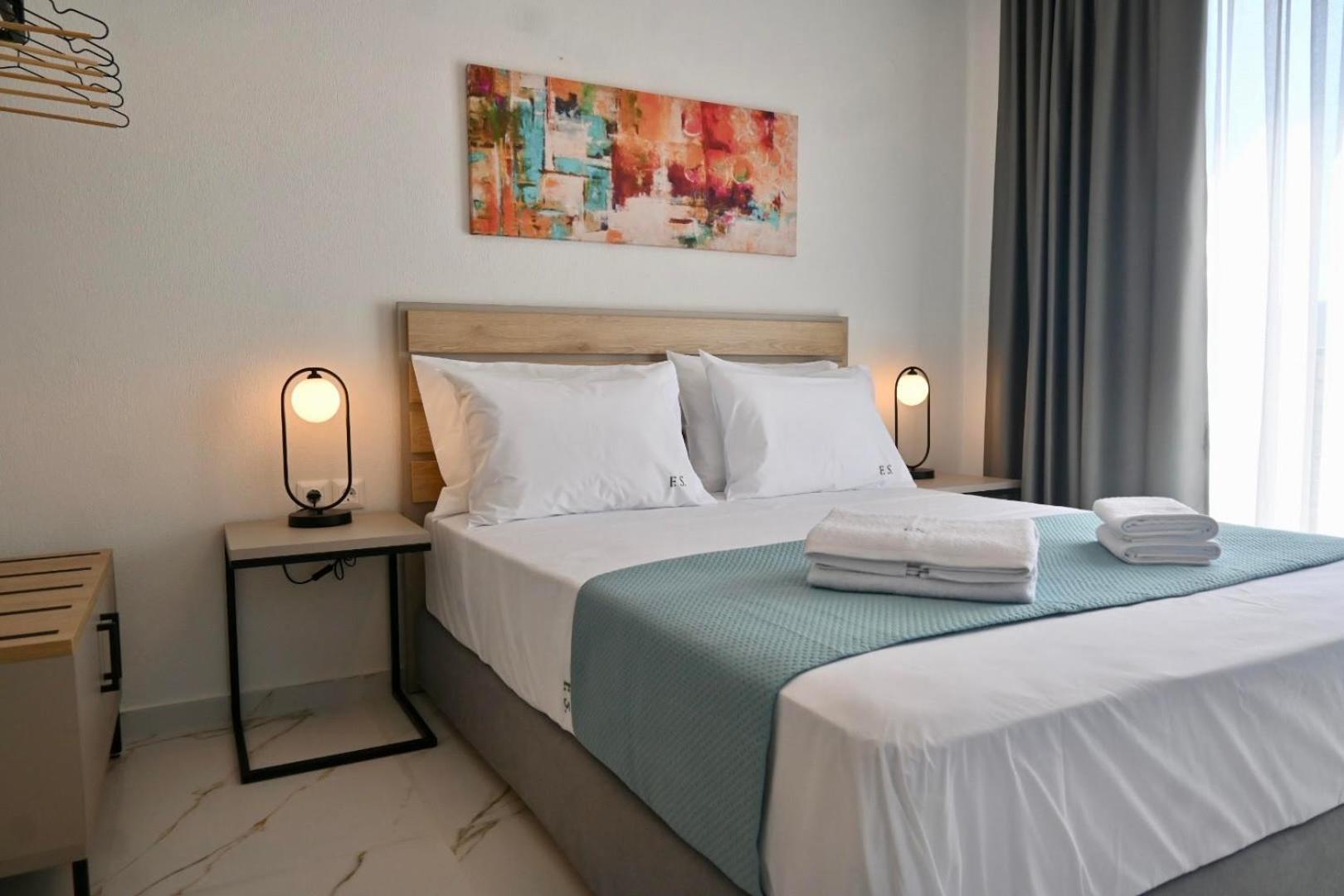 Four Shades Luxury Suites Sarti Luaran gambar